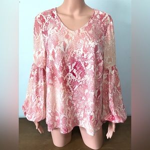 Cabi Blouse Shirt Womens Size M Long Sheer Peasant Sleeve Snakeskin Print V-Neck